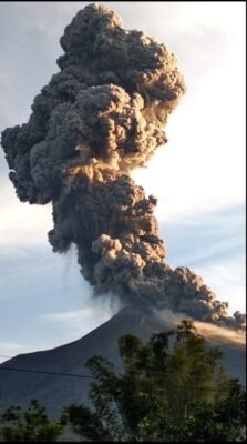 Explosive Eruption at Kanlaon Volcano: Alert Level 3 Declared 1