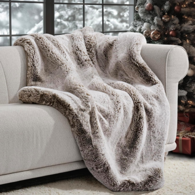 The 6 Best Faux Fur Blankets 3