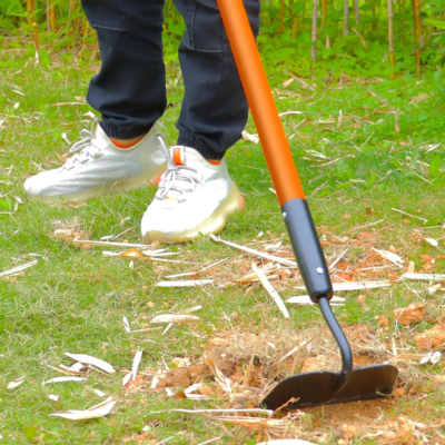 The 5 Best Garden Hoes 4